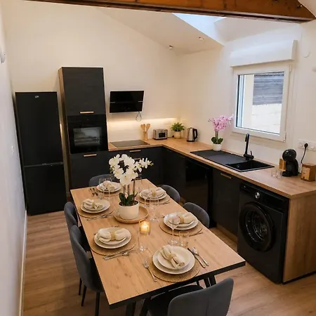 Maison Entière - 8 Personnes - Jardin - Parking Privé -proche Laval * Loiron-Ruille